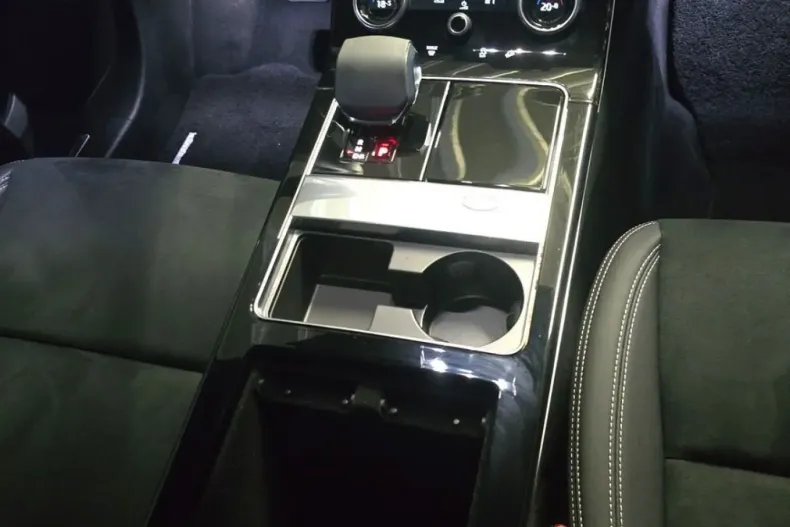 Land Rover Range Rover Velar din 2022 cu 44.727 km - oferta LAN205952 - foto 18