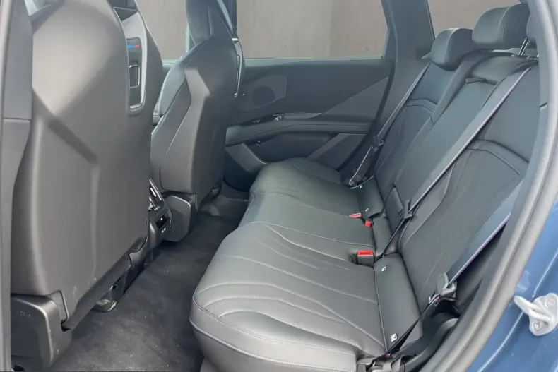 BMW iX3 (Seria X) din 2026 cu 2.000 km - oferta BMW205959 - foto 13