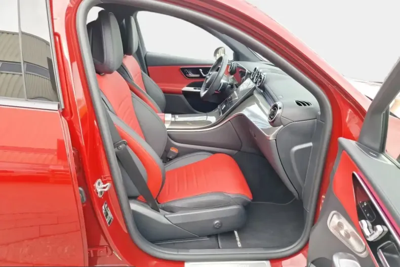 Mercedes-Benz GLC 200 (Clasa GLC) din 2024 cu 12.669 km - oferta MER205996 - foto 11