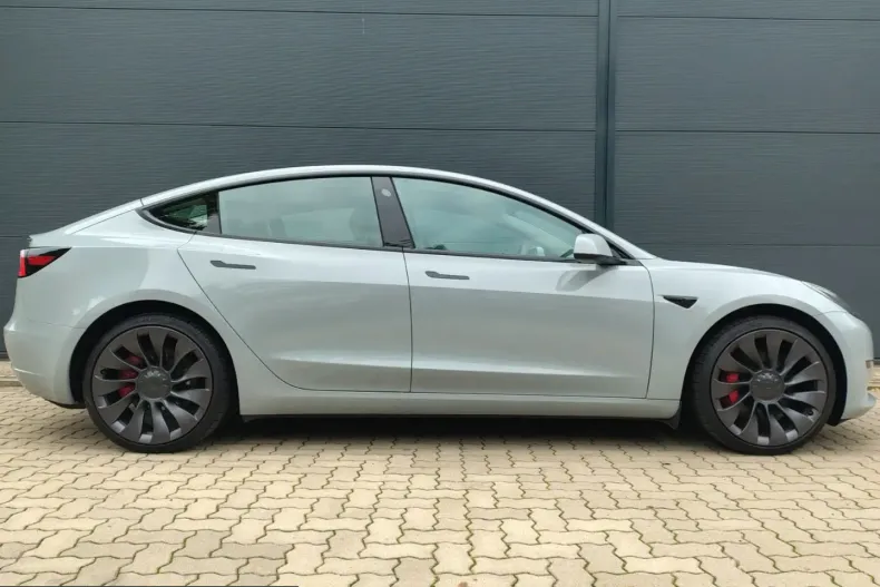 Tesla Model 3 din 2022 cu 63.500 km - oferta TES205998 - foto 3