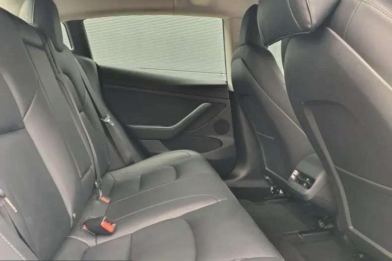 Tesla Model 3 din 2022 cu 63.500 km - oferta TES205998 - foto 13