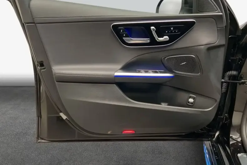 Mercedes-Benz C 200 (Clasa C) din 2026 cu 3.930 km - oferta MER206022 - foto 8