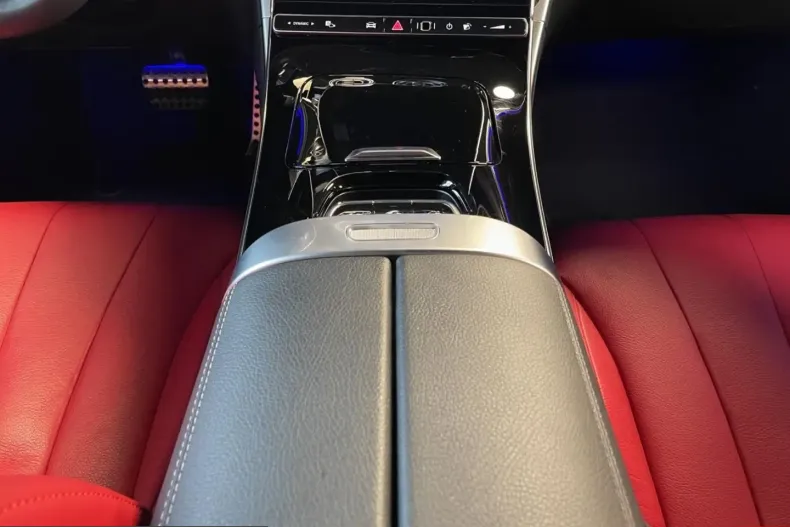 Mercedes-Benz CLE 200 (Clasa CLE) din 2024 cu 11.759 km - oferta MER206025 - foto 9