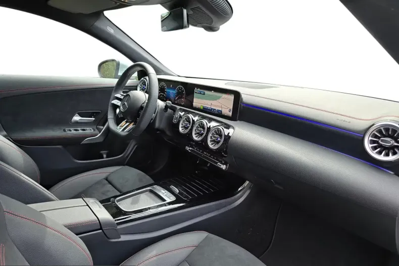 Mercedes-Benz CLA 35 AMG (Clasa CLA) din 2026 cu 50 km - oferta MER206039 - foto 9