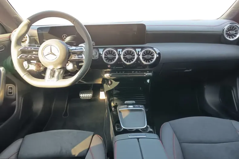 Mercedes-Benz CLA 35 AMG (Clasa CLA) din 2026 cu 50 km - oferta MER206039 - foto 14