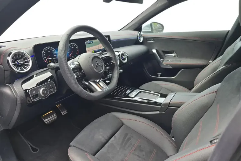 Mercedes-Benz CLA 35 AMG (Clasa CLA) din 2026 cu 50 km - oferta MER206039 - foto 22