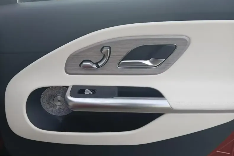 Mercedes-Benz CLA 250 (Clasa CLA) din 2025 cu 6.000 km - oferta MER206043 - foto 10