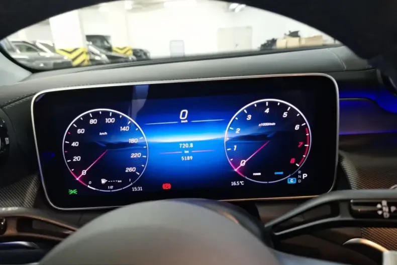 Mercedes-Benz GLC 200 (Clasa GLC) din 2024 cu 5.188 km - oferta MER206044 - foto 8