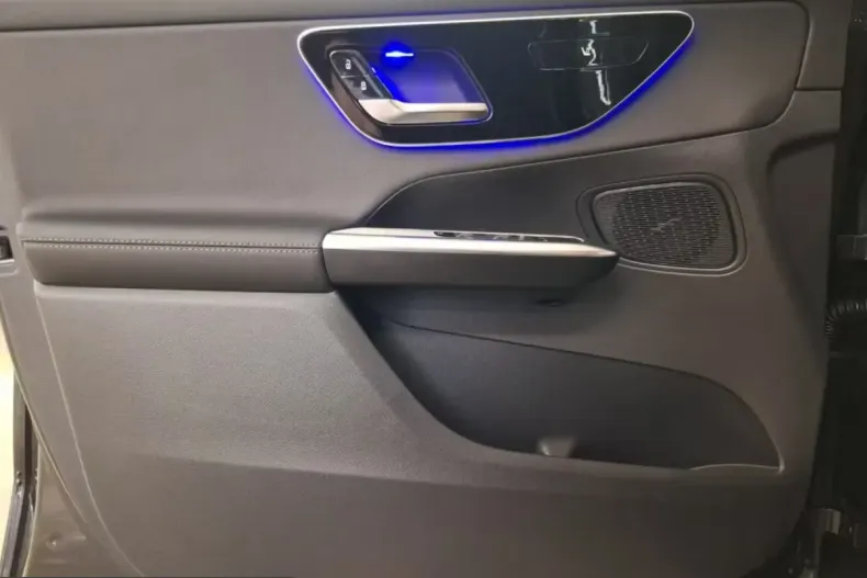 Mercedes-Benz GLC 200 (Clasa GLC) din 2024 cu 5.188 km - oferta MER206044 - foto 15