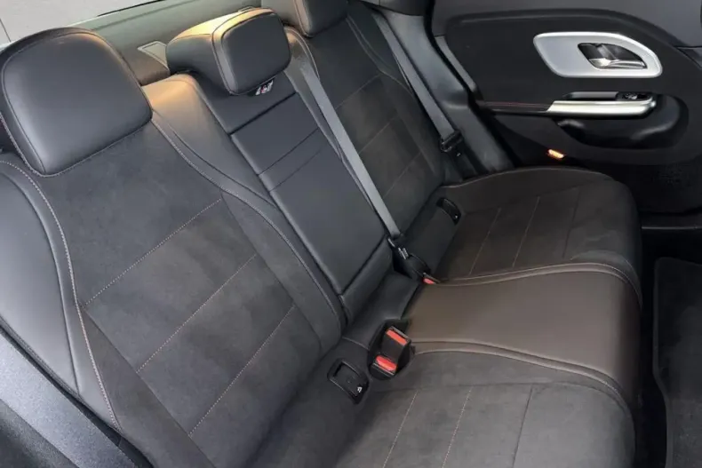 Mercedes-Benz CLA 250 (Clasa CLA) din 2025 cu 3.390 km - oferta MER206046 - foto 13