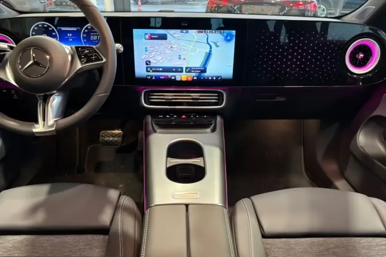 Mercedes-Benz CLA 250 (Clasa CLA) din 2025 cu 9.900 km - oferta MER206056 - foto 9