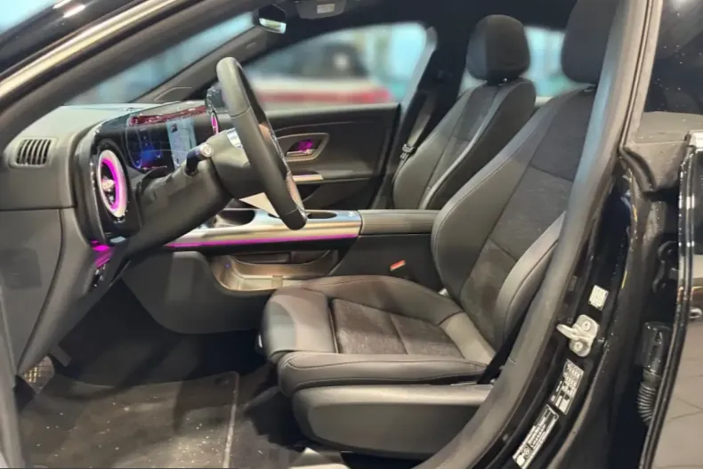 Mercedes-Benz CLA 250 (Clasa CLA) din 2025 cu 9.900 km - oferta MER206056 - foto 10