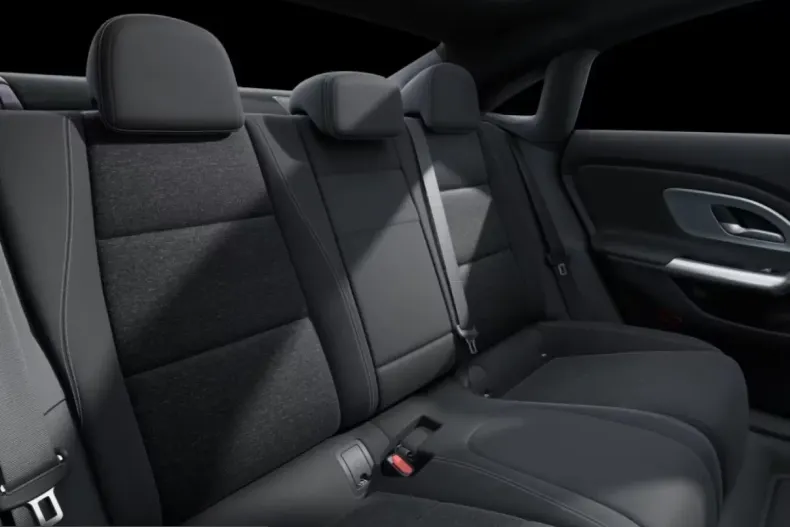 Mercedes-Benz CLA 250 (Clasa CLA) din 2025 cu 9.900 km - oferta MER206056 - foto 14