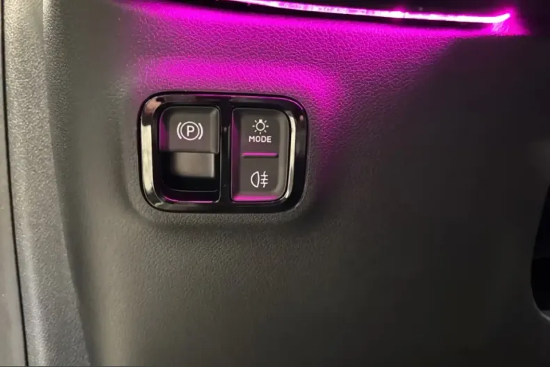 Mercedes-Benz CLA 250 (Clasa CLA) din 2025 cu 9.900 km - oferta MER206056 - foto 15