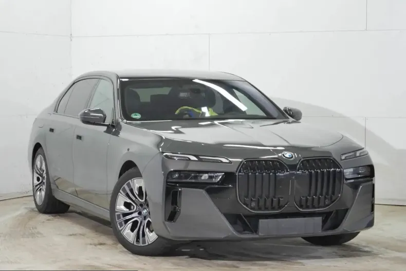 BMW 740 (Seria 7) din 2024 cu 32.356 km - oferta BMW206069 - foto 2