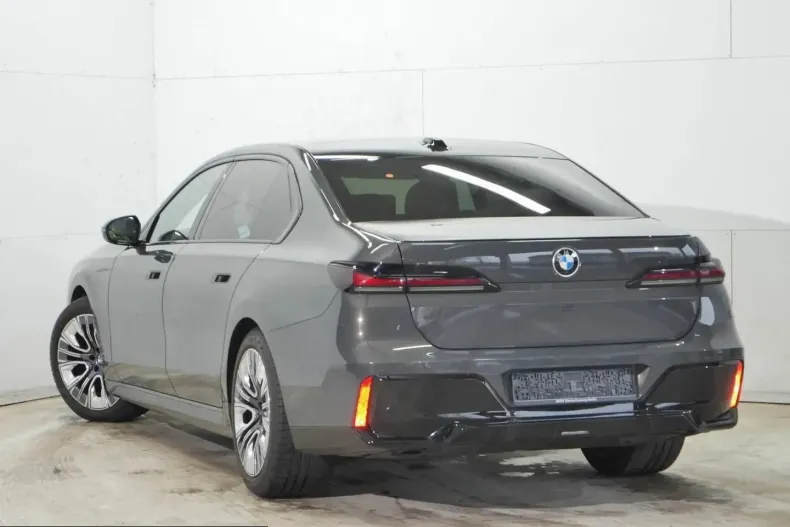 BMW 740 (Seria 7) din 2024 cu 32.356 km - oferta BMW206069 - foto 3