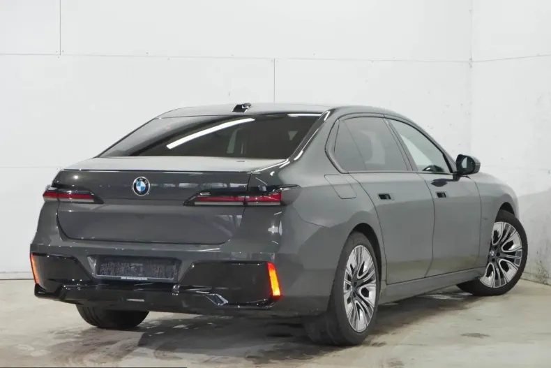 BMW 740 (Seria 7) din 2024 cu 32.356 km - oferta BMW206069 - foto 4