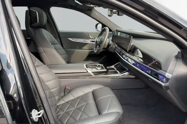 BMW 740 (Seria 7) din 2025 cu 26.135 km - oferta BMW206083 - foto 11