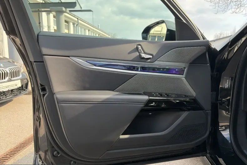 BMW 740 (Seria 7) din 2025 cu 26.135 km - oferta BMW206083 - foto 18