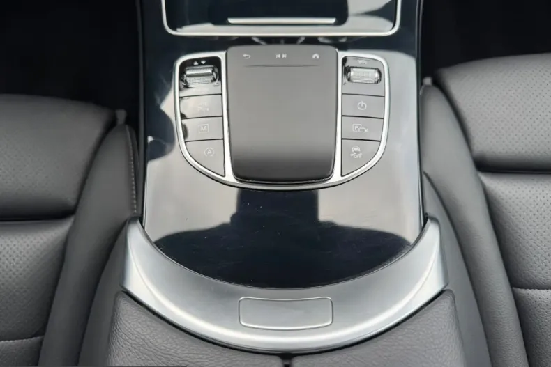 Mercedes-Benz GLC 200 (Clasa GLC) din 2022 cu 69.900 km - oferta MER206104 - foto 21