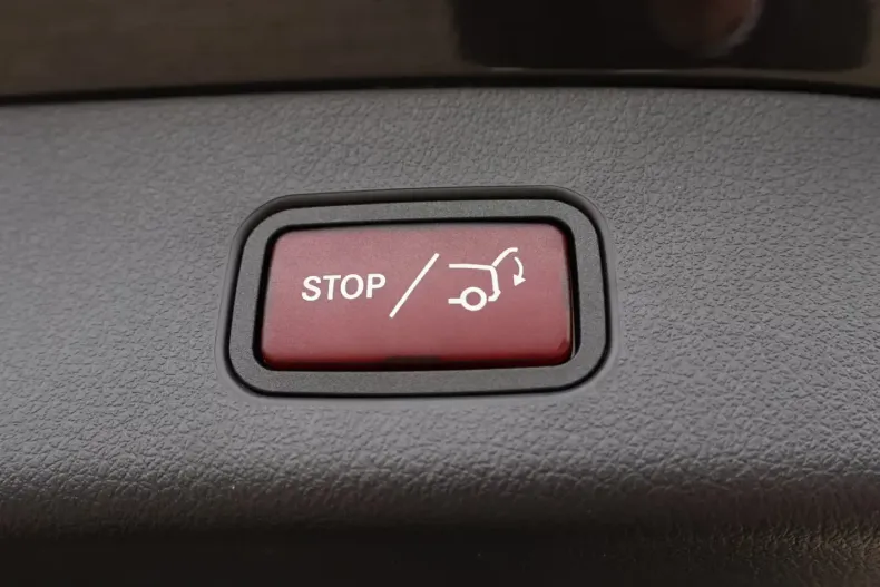 Mercedes-Benz GLC 300 (Clasa GLC) din 2025 cu 100.900 km - oferta MER206110 - foto 15