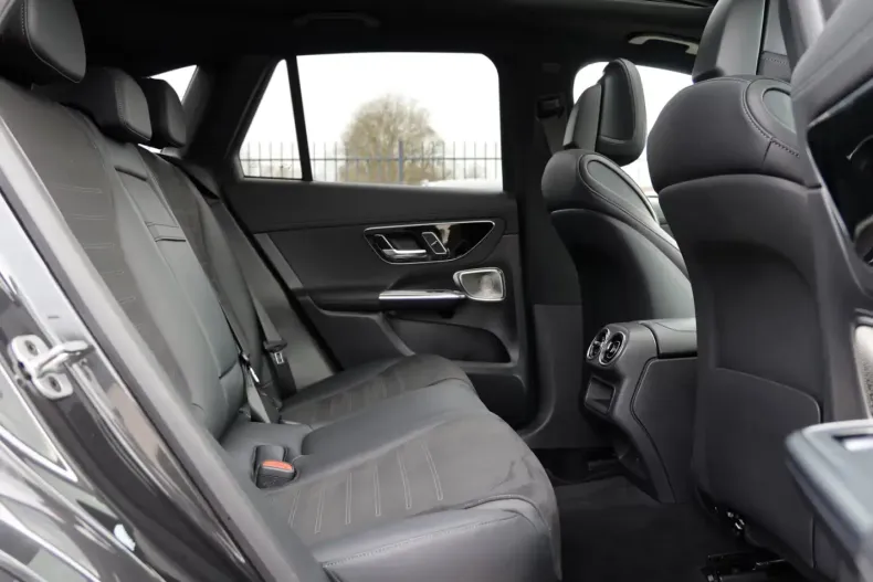 Mercedes-Benz GLC 300 (Clasa GLC) din 2025 cu 100.900 km - oferta MER206110 - foto 18