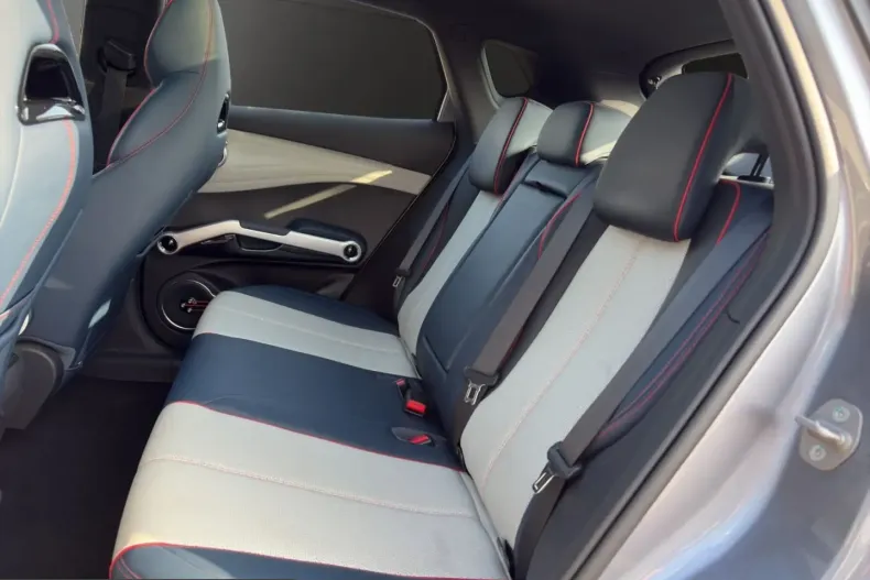 BYD ATTO 3 din 2023 cu 26.430 km - oferta BYD206113 - foto 13