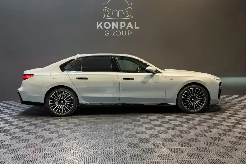 BMW 740 (Seria 7) din 2025 cu 39.282 km - oferta BMW206118 - foto 5