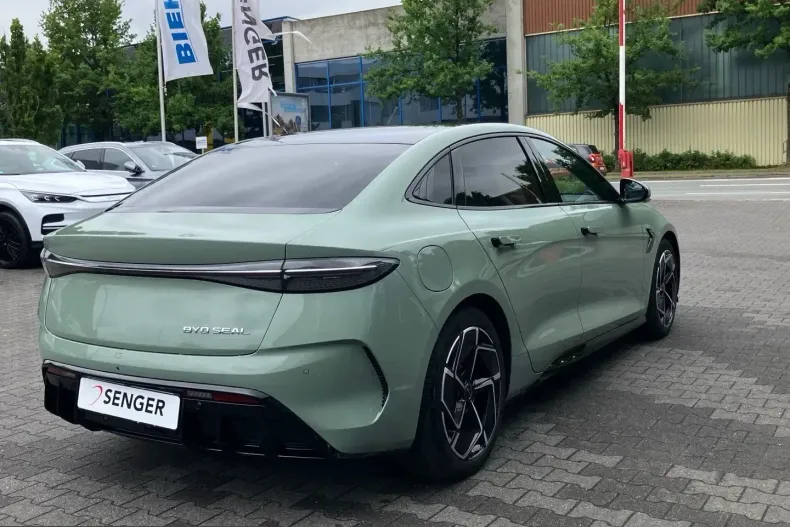 BYD Seal din 2025 cu 24.900 km - oferta BYD206120 - foto 2
