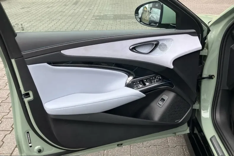 BYD Seal din 2025 cu 24.900 km - oferta BYD206120 - foto 11