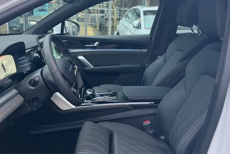 BYD Tang din 2025 cu 24.900 km - oferta BYD206130 - foto 8