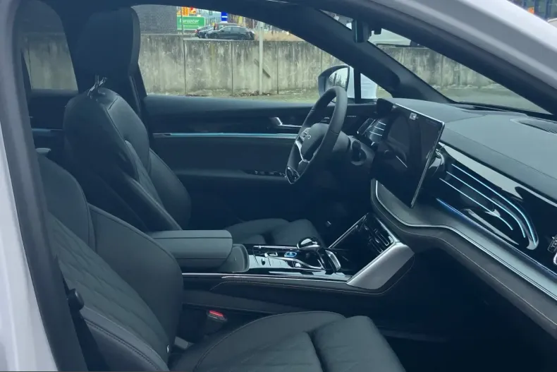 BYD Tang din 2025 cu 24.900 km - oferta BYD206130 - foto 9