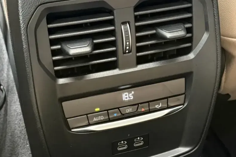 BMW i4 (Seria 4) din 2025 cu 4.355 km - oferta BMW206132 - foto 29