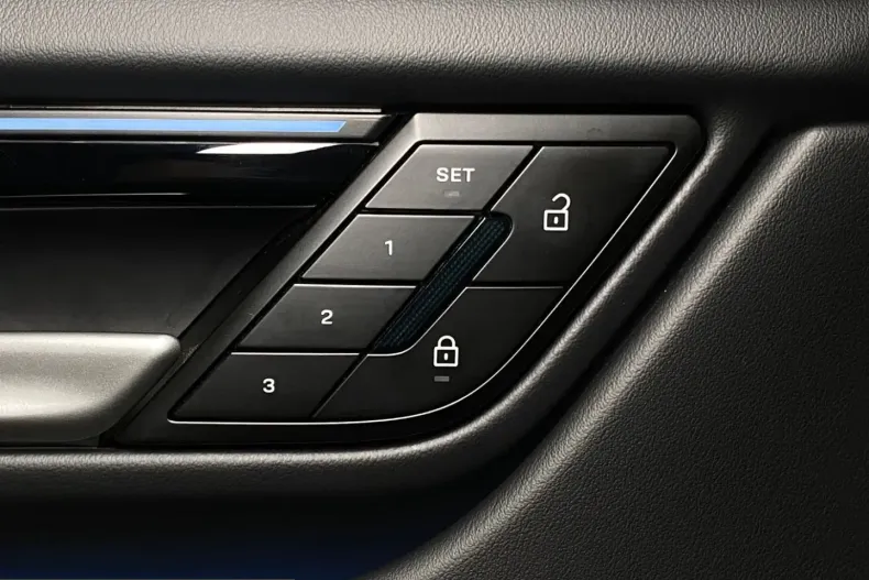 Porsche Macan din 2025 cu 8.900 km - oferta POR206141 - foto 24