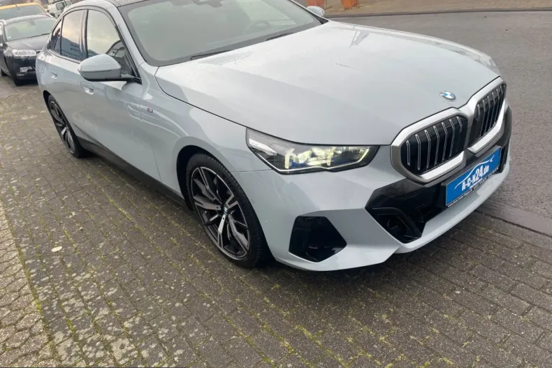 BMW 540 (Seria 5) din 2024 cu 6.800 km - oferta BMW206152 - foto 1