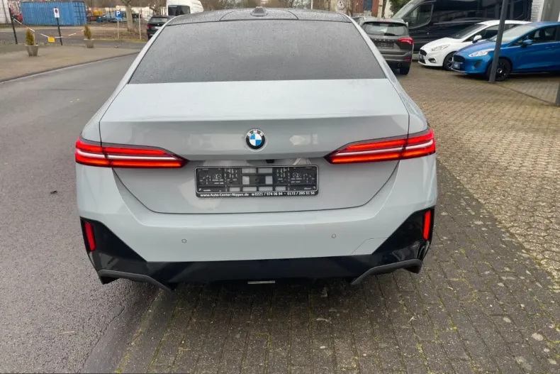 BMW 540 (Seria 5) din 2024 cu 6.800 km - oferta BMW206152 - foto 7