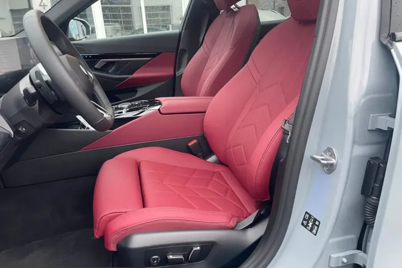 BMW 540 (Seria 5) din 2024 cu 6.800 km - oferta BMW206152 - foto 10