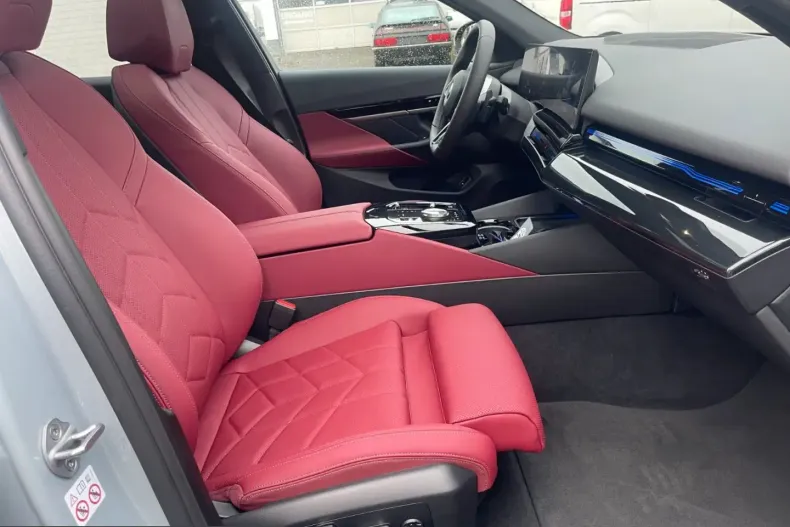 BMW 540 (Seria 5) din 2024 cu 6.800 km - oferta BMW206152 - foto 16