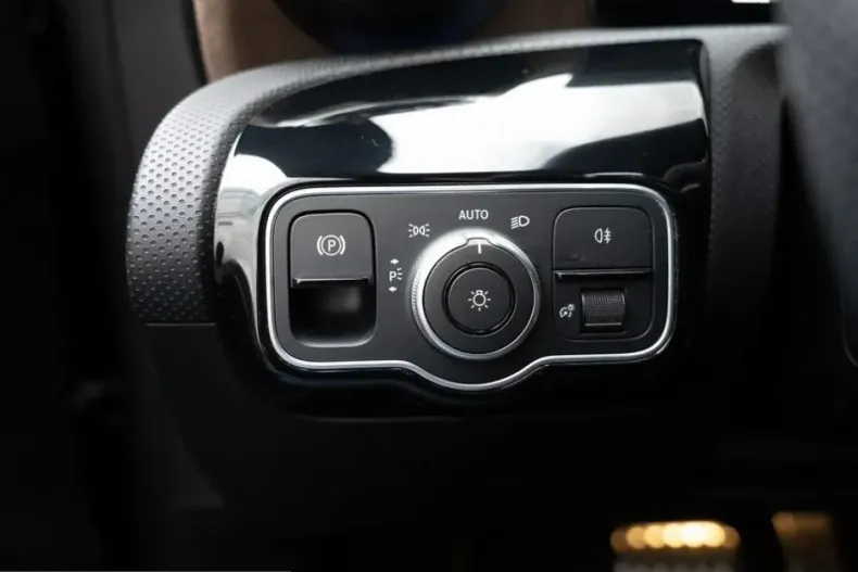 Mercedes-Benz CLA 220 (Clasa CLA) din 2025 cu 23.201 km - oferta MER206166 - foto 13