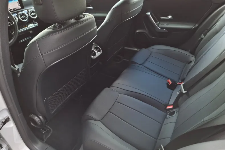 Mercedes-Benz A 250 (Clasa A) din 2020 cu 87.935 km - oferta MER206169 - foto 15