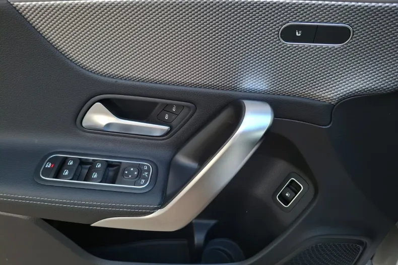 Mercedes-Benz A 250 (Clasa A) din 2020 cu 87.935 km - oferta MER206169 - foto 27