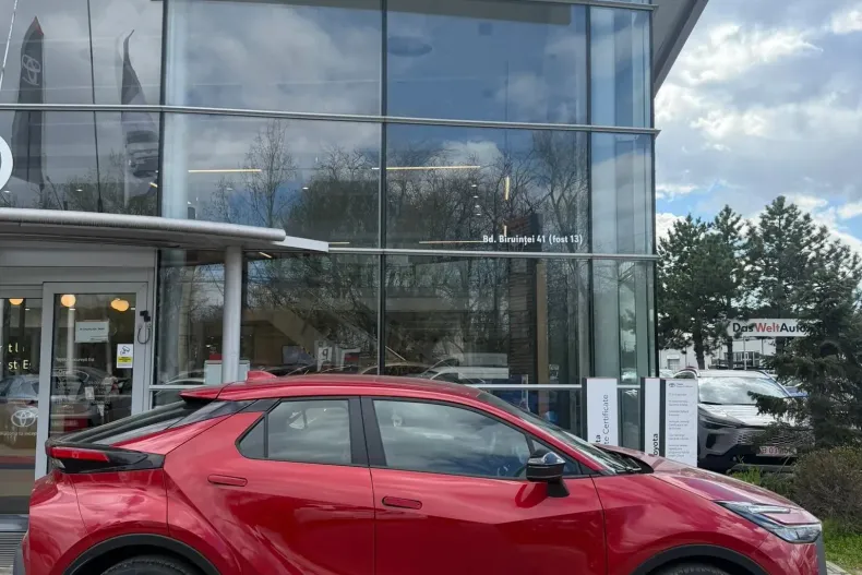 Toyota C-HR din 2025 cu 10 km - oferta TOY206175 - foto 1