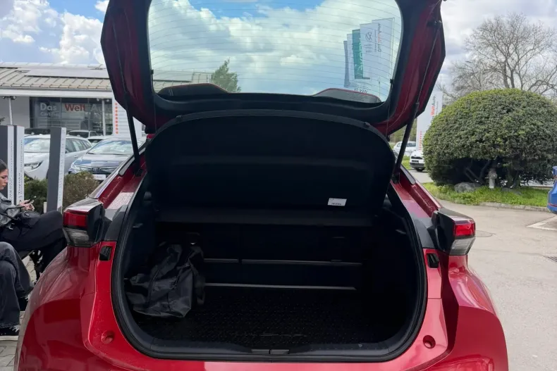 Toyota C-HR din 2025 cu 10 km - oferta TOY206175 - foto 9