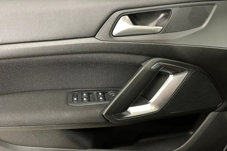 Peugeot 308 din 2021 cu 53.937 km - oferta PEU206226 - foto 19