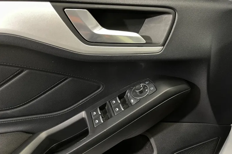 Ford Focus din 2022 cu 72.454 km - oferta FOR206228 - foto 18