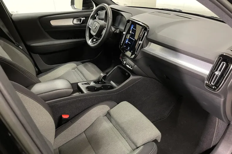 Volvo XC40 din 2022 cu 141.807 km - oferta VOL206229 - foto 10