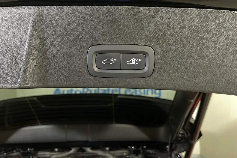 Volvo XC40 din 2022 cu 141.807 km - oferta VOL206229 - foto 22