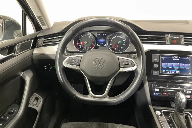 Volkswagen Passat din 2022 cu 53.887 km - oferta VOL206237 - foto 6