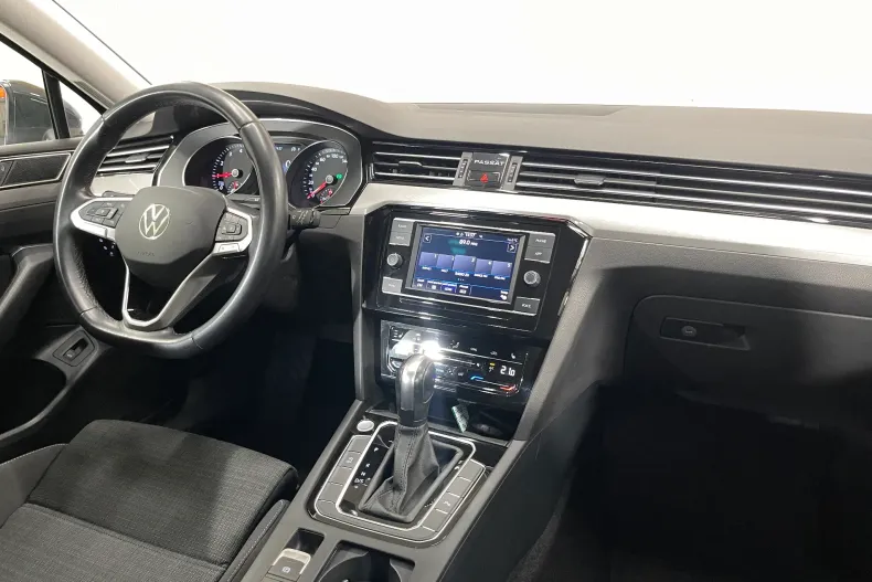 Volkswagen Passat din 2022 cu 53.887 km - oferta VOL206237 - foto 8
