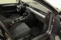 Volkswagen Passat din 2022 cu 53.887 km - oferta VOL206237 - foto 9